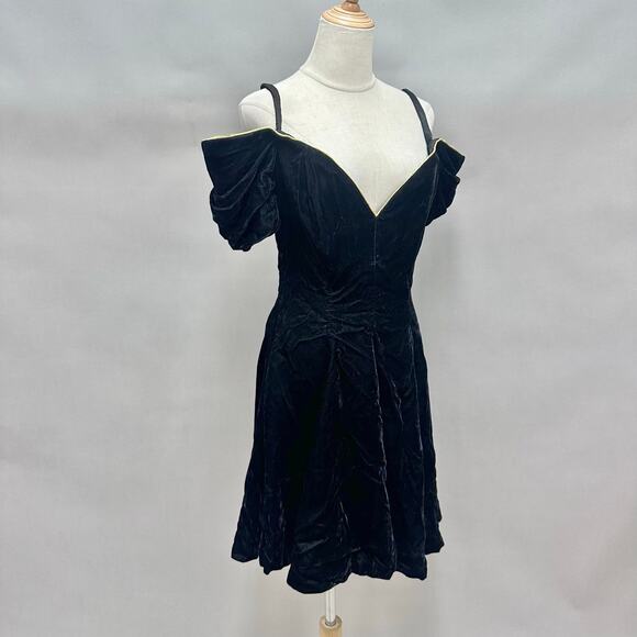 Vintage Moda International Black Velvet Off-Shoulder Dress Size - Picture 3 of 16